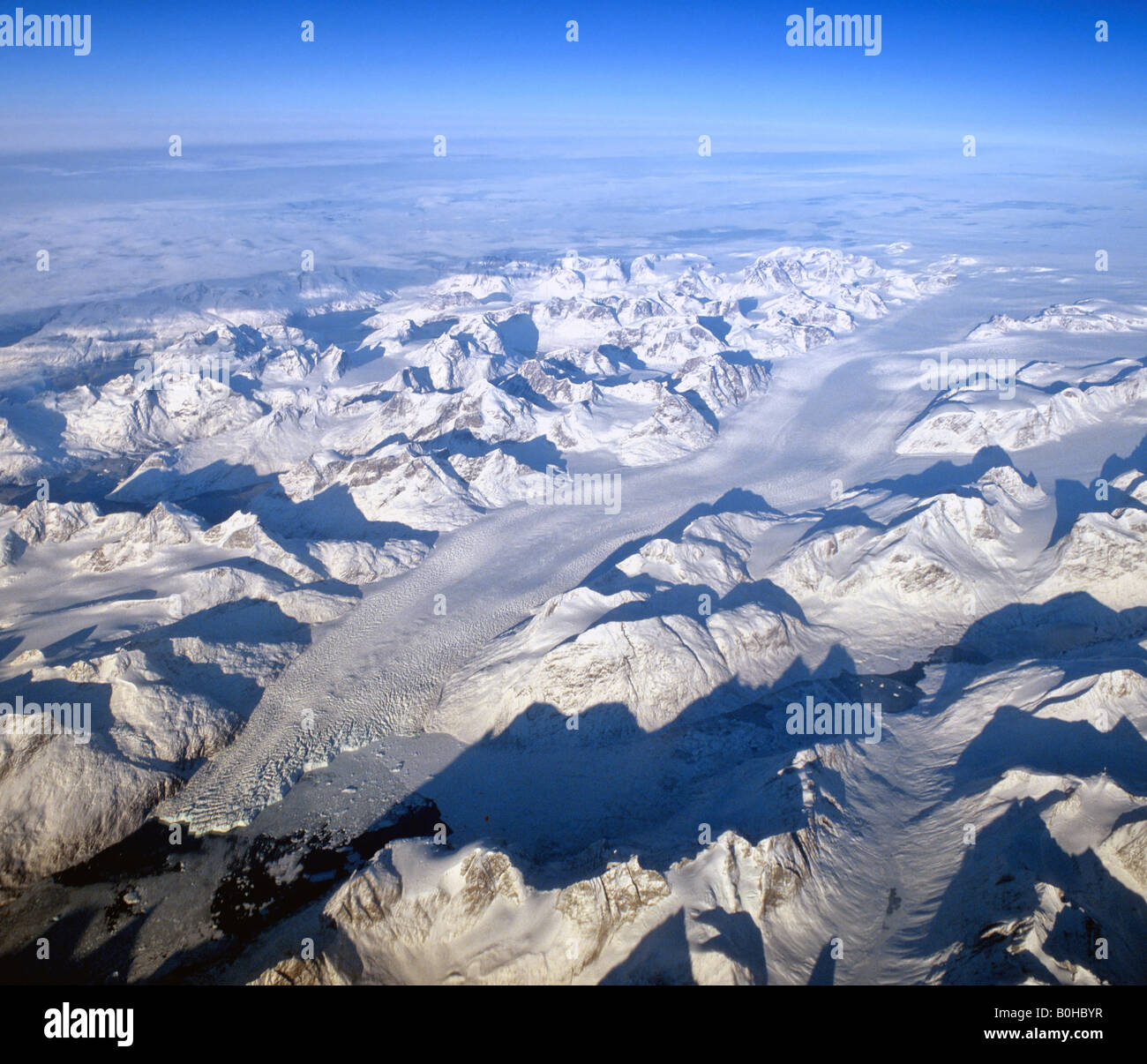 Glacier dans le sud du Groenland, vue depuis une altitude de 10 000 mètres, vue aérienne, Groenland Banque D'Images