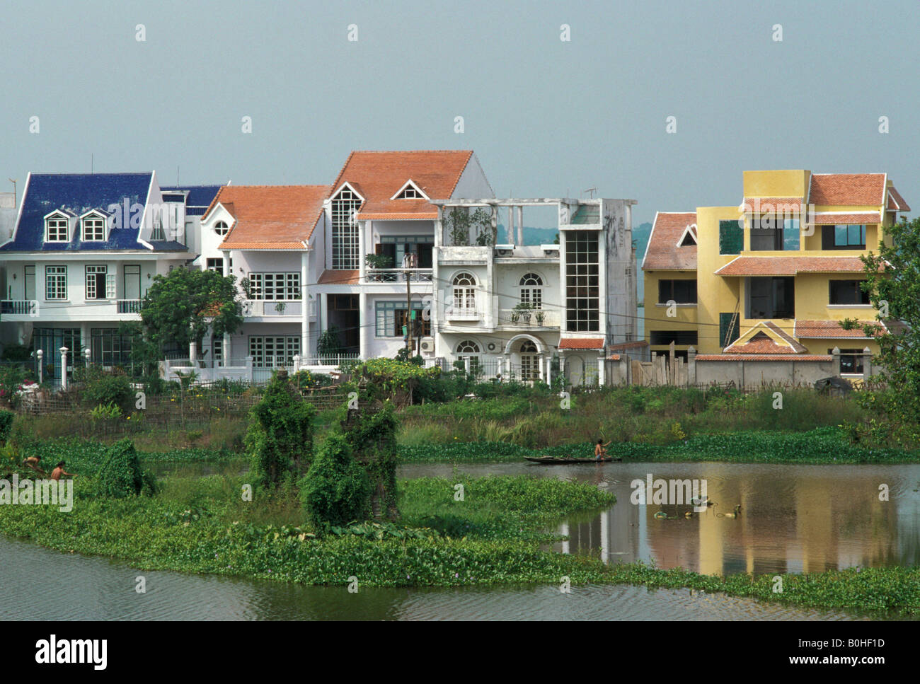 Nouveau bâtiment en banlieue de Hanoi, Vietnam. Banque D'Images