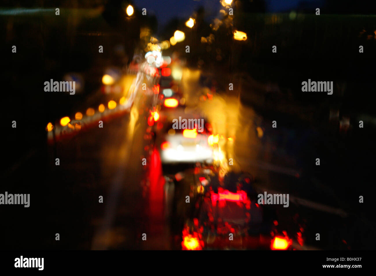 L'heure de pointe du soir pluvieux sur une colline de Putney, Putney, Londres Banque D'Images