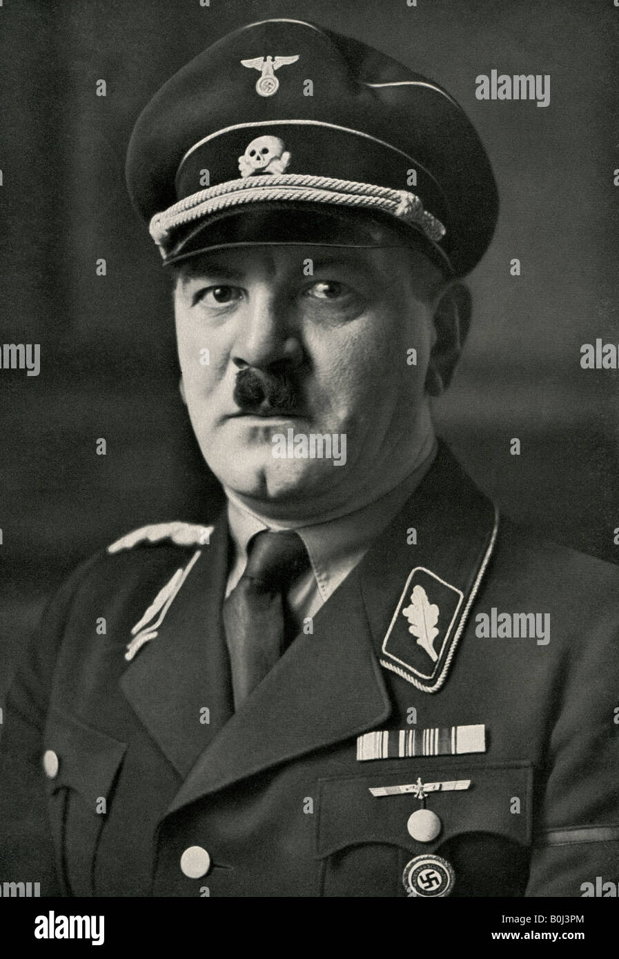 JULIUS SCHRECK (1898-1936) haut fonctionnaire nazi SS dans son uniforme. Ses funérailles à l'éloge funèbre fut prononcée par Adolf Hitler Banque D'Images