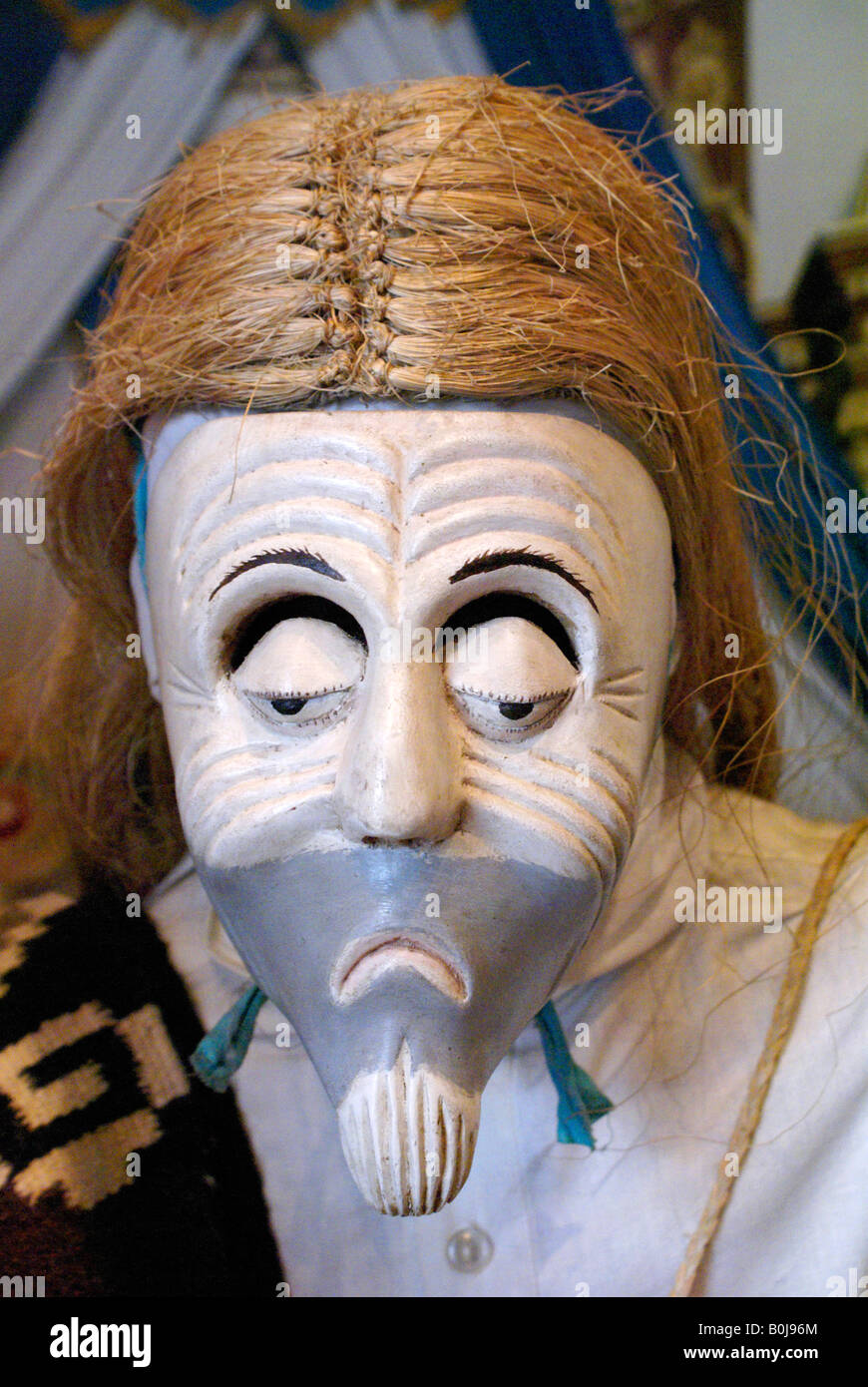 Viejito ou vieil homme masque à partir de l'état de Michoacan, Musée National d'anthropologie de parc de Chapultepec, Mexico Banque D'Images