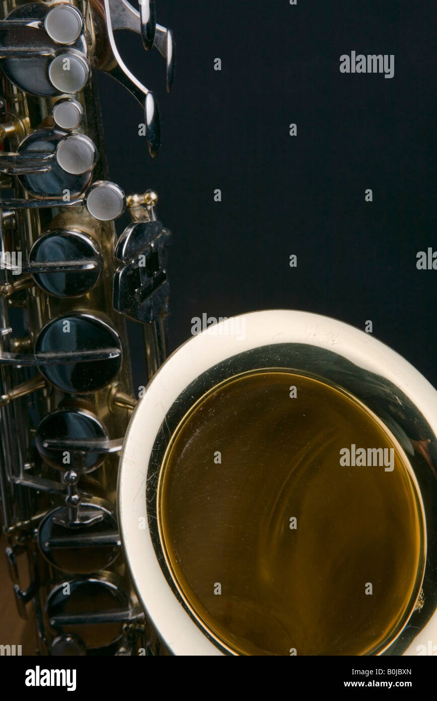 Saxophone photographié par faible luminosité Banque D'Images