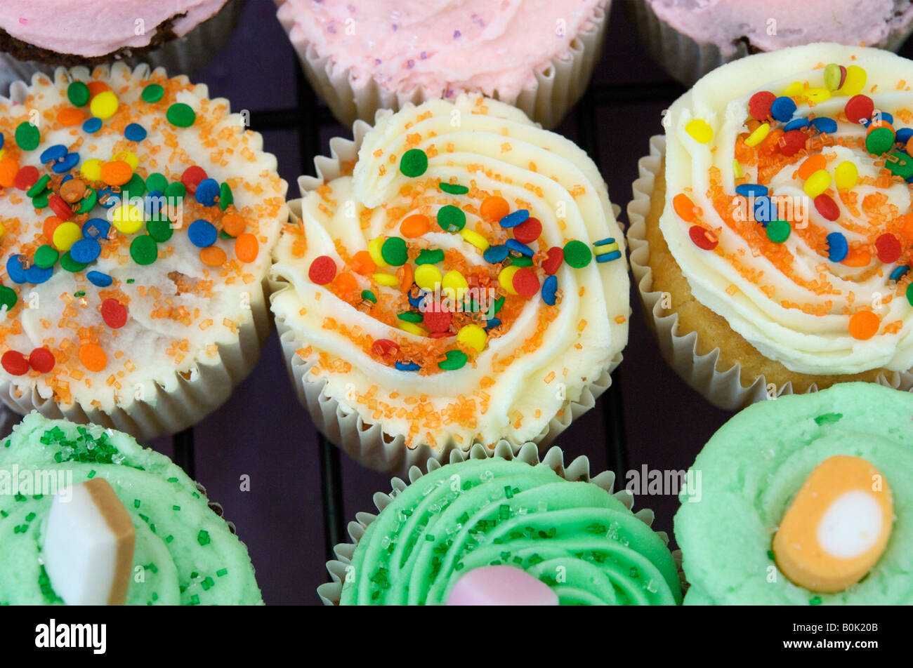 Rangées de cup/fairy cakes Banque D'Images