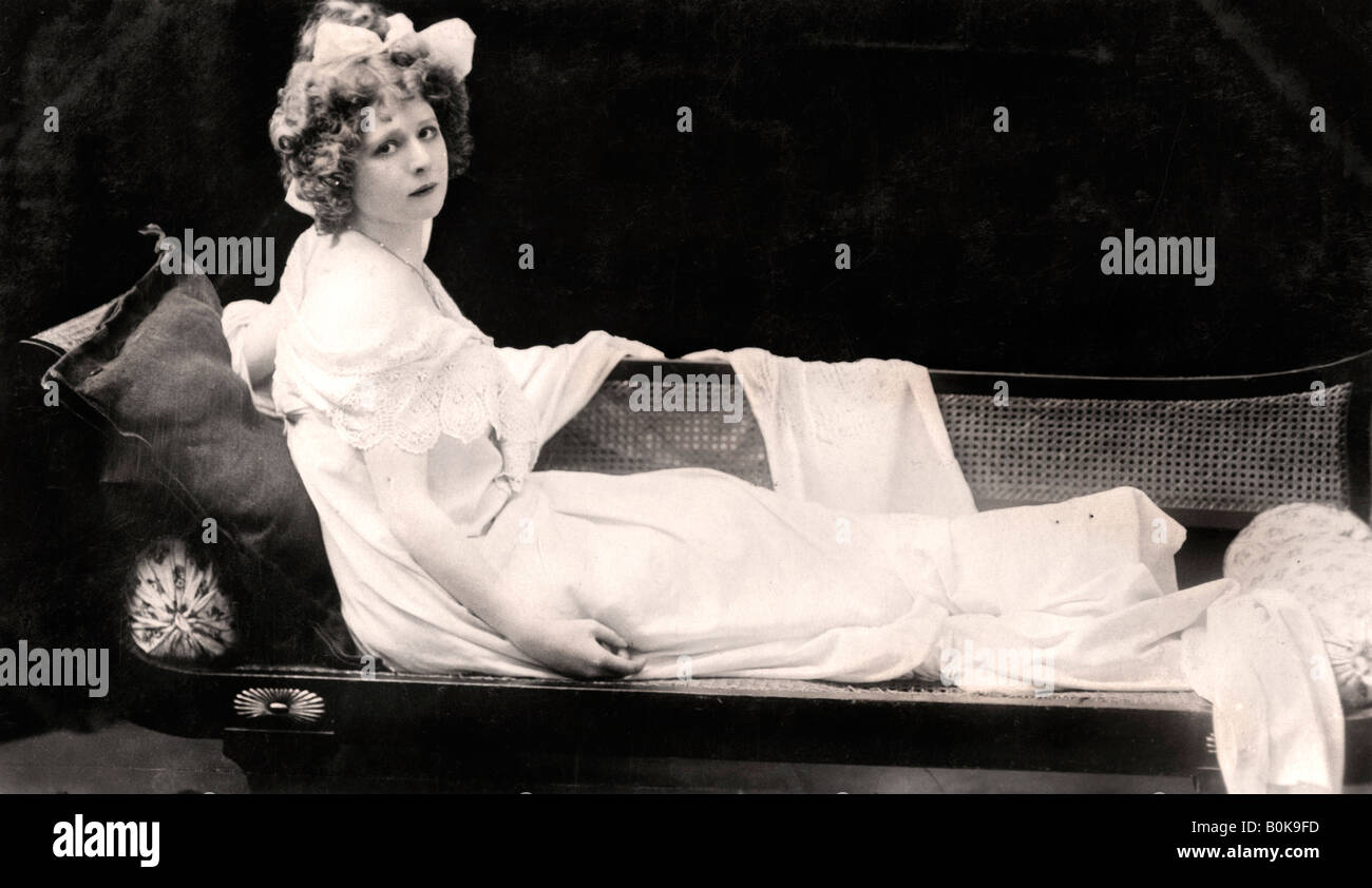 Mabel Love (1874-1953), actrice et danseuse, au début du xxe siècle.Artist : Dover Street Studios Banque D'Images