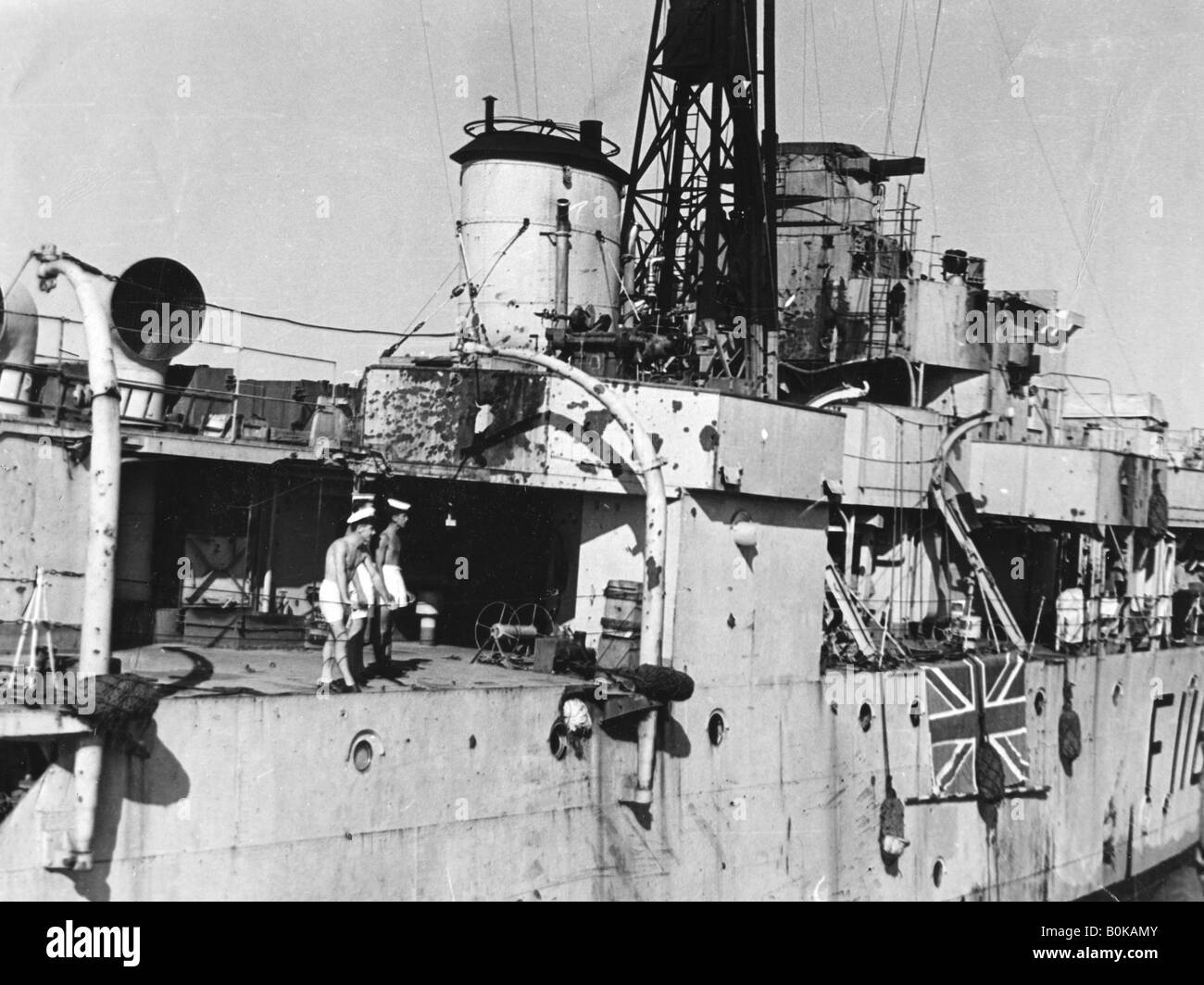 Le HMS Amethyst, après action sur la rivière Yangtze, le 20 avril 1949. Artiste : Inconnu Banque D'Images