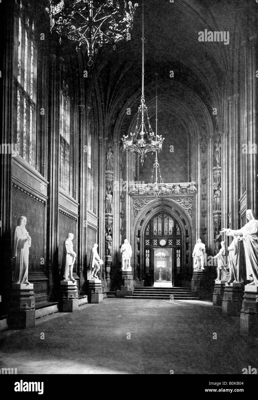 St Stephen's Hall, Palais de Westminster, Londres, c1905. Artiste : Inconnu Banque D'Images