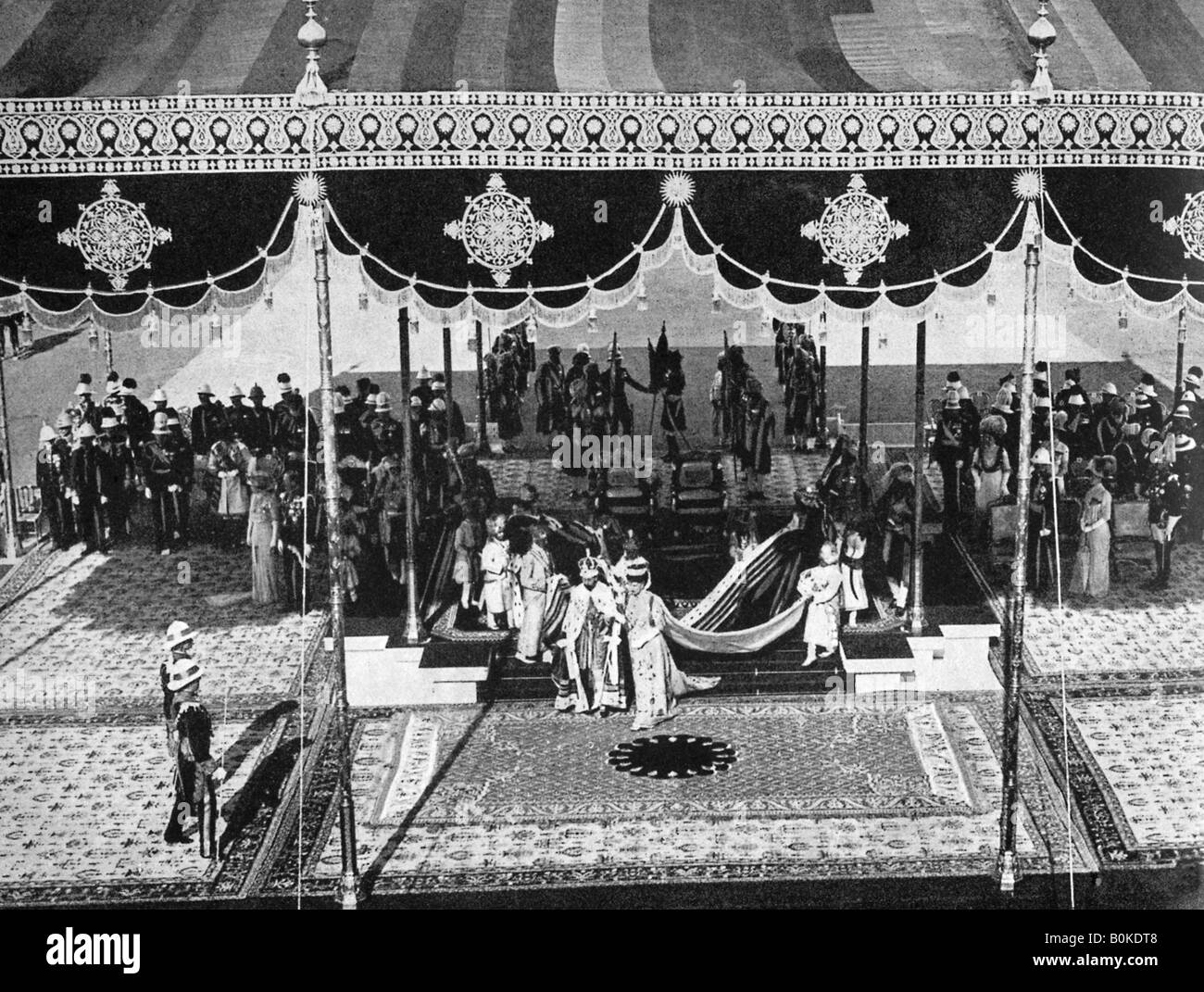 Le roi George V (1865-1936) et de la reine Mary (1867-1953) à l'Inde, Delhi Durbar, 1911 (1936). Artiste : Inconnu Banque D'Images