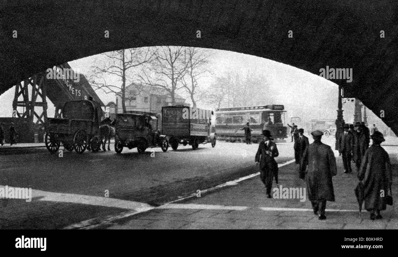 L'Embankment, London, 1926-1927. Artiste : Inconnu Banque D'Images