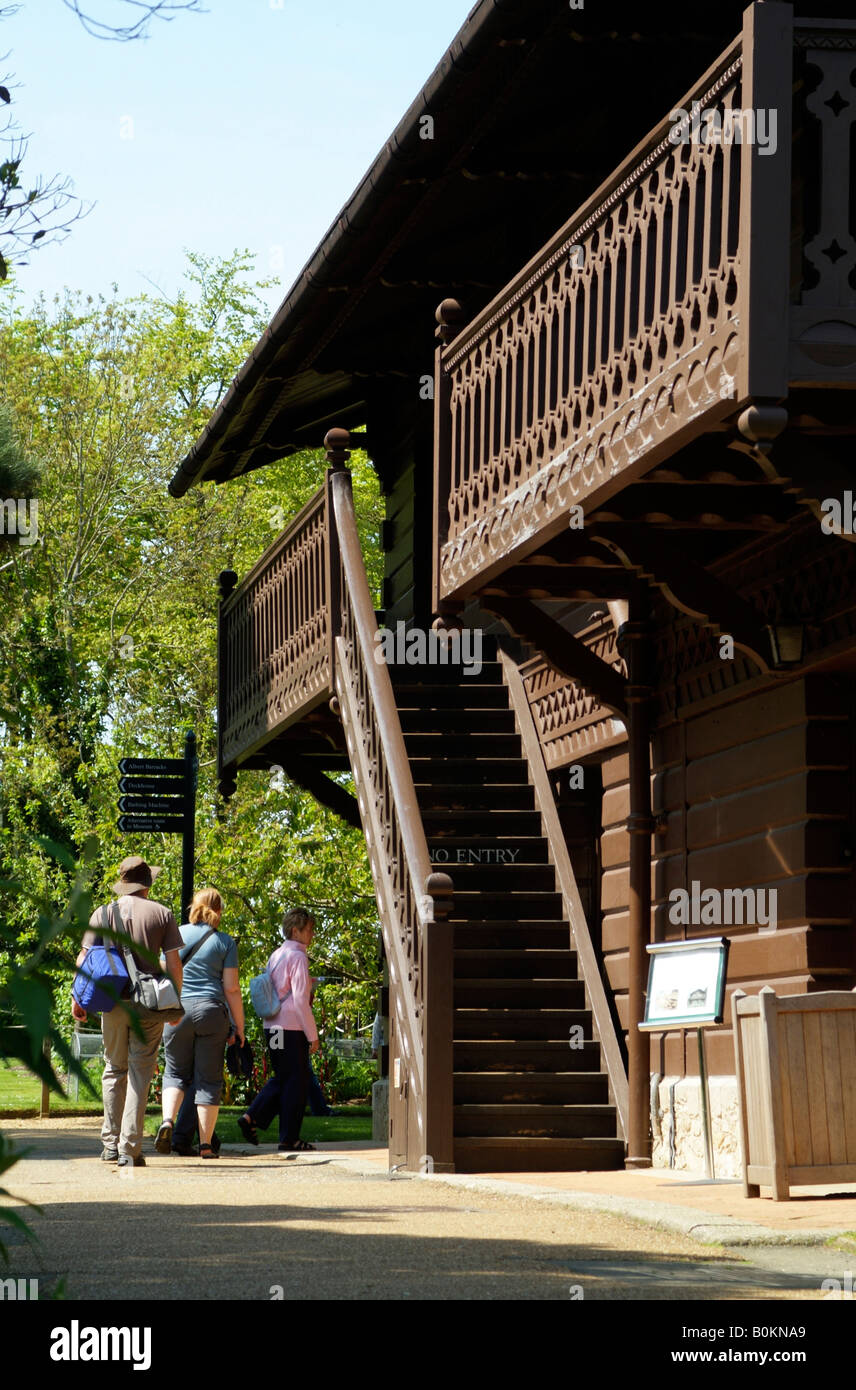 Swiss Cottage construit pour une utilisation par les enfants royaux Princes et Princesses à l'Osborne House estate à East Cowes Banque D'Images
