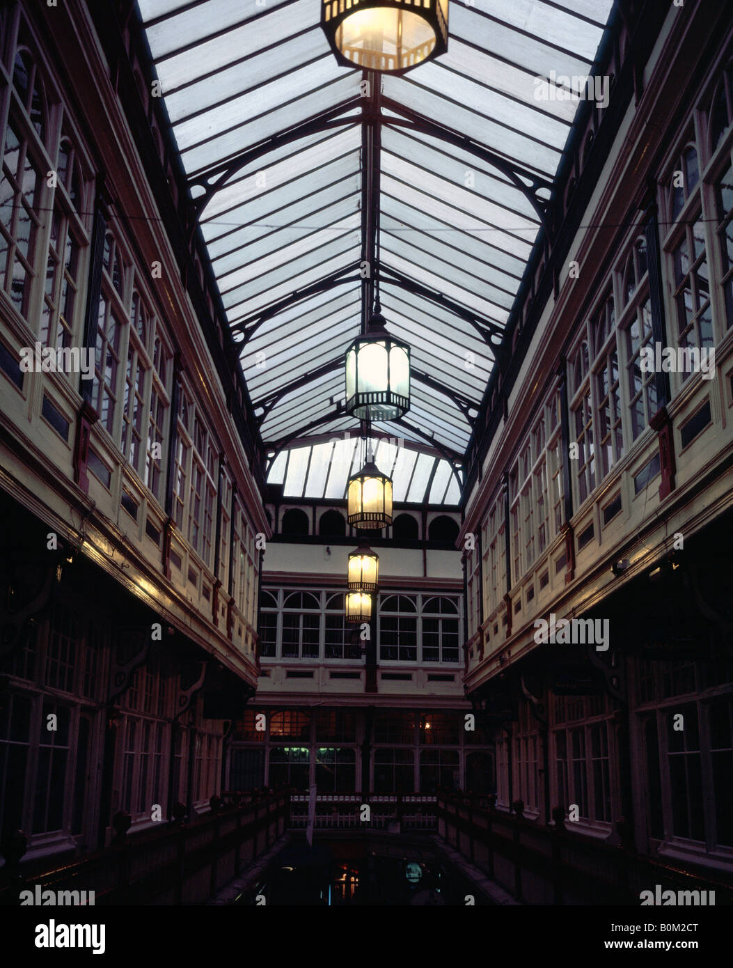 Boutiques à l'intérieur de château de Cardiff au Pays de Galles d'Arcade Banque D'Images