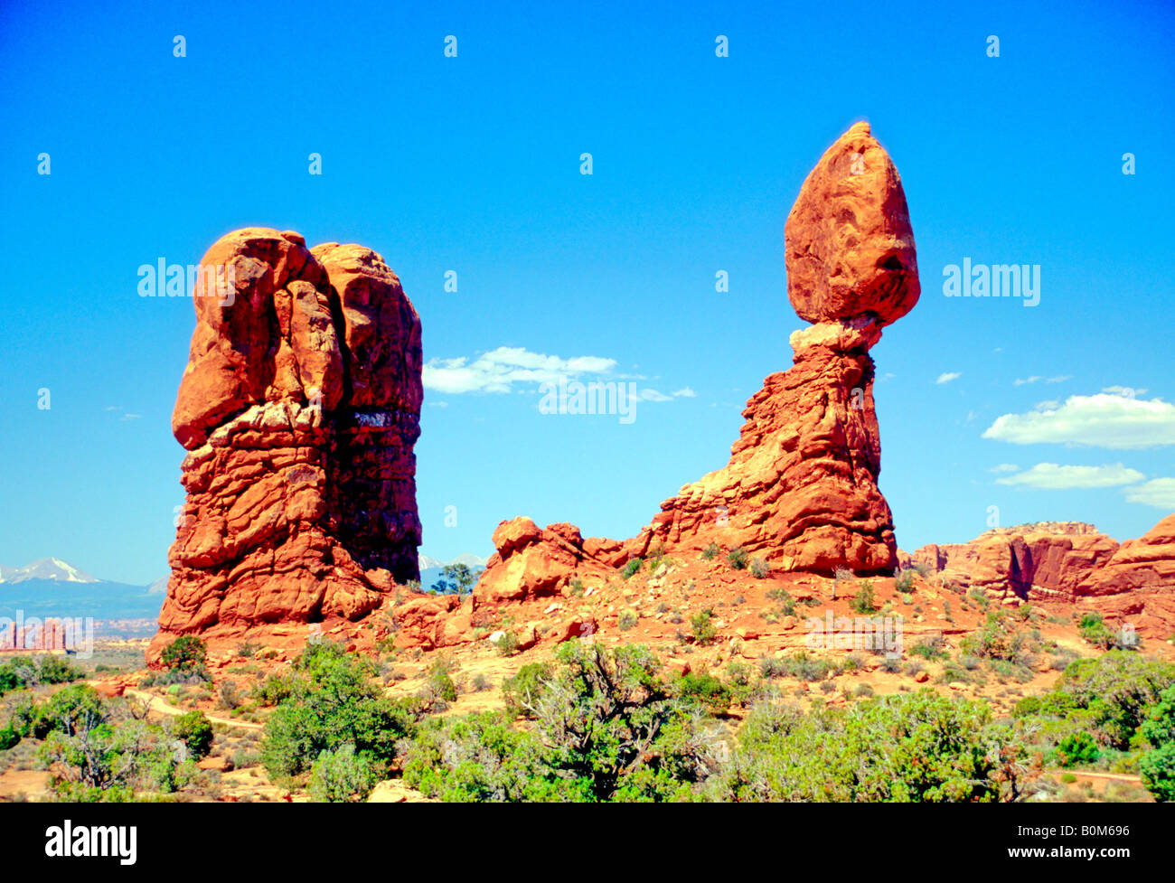 Deux pierres au Parc National Arches vista nature paysage paysages pittoresques rochers en pierre brunâtre rougeâtre à l'extérieur de la formation Banque D'Images