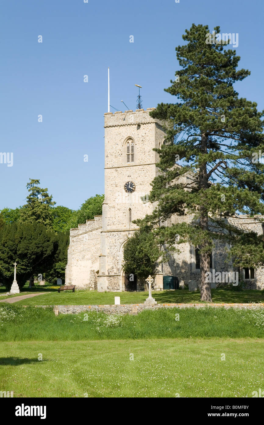 Moulton Moulton, l'Église, près de Newmarket, Suffolk sur une belle journée de printemps Banque D'Images
