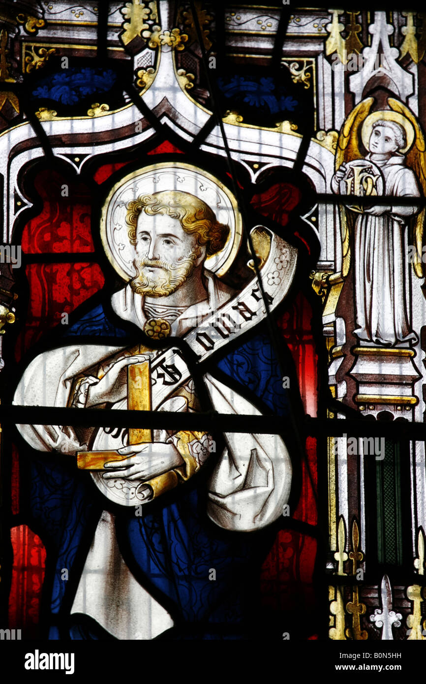 Vitrail représentant Saint Thomas l'Église Woodbastwick Norfolk Banque D'Images