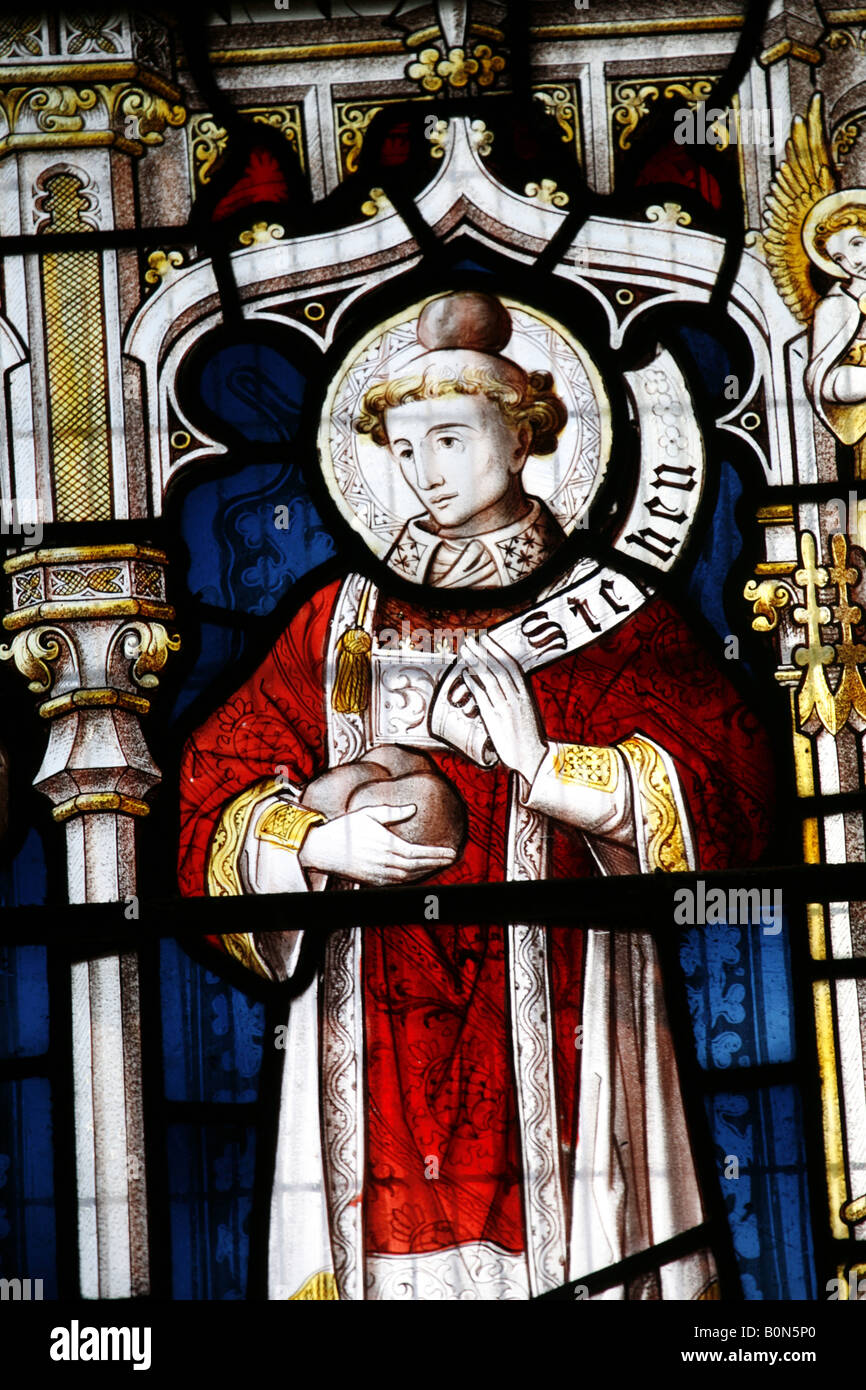 Vitrail représentant Saint Stephen Woodbastwick Norfolk Église Banque D'Images