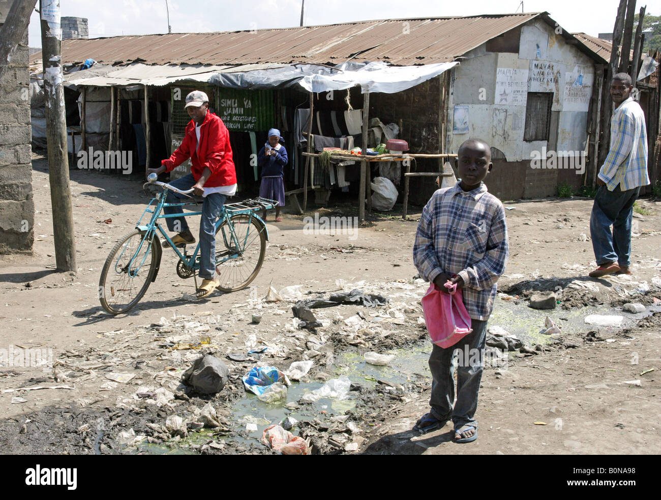 Soweto de taudis, l'un des plus tristement célèbres bidonvilles de Nairobi, Kenya Banque D'Images