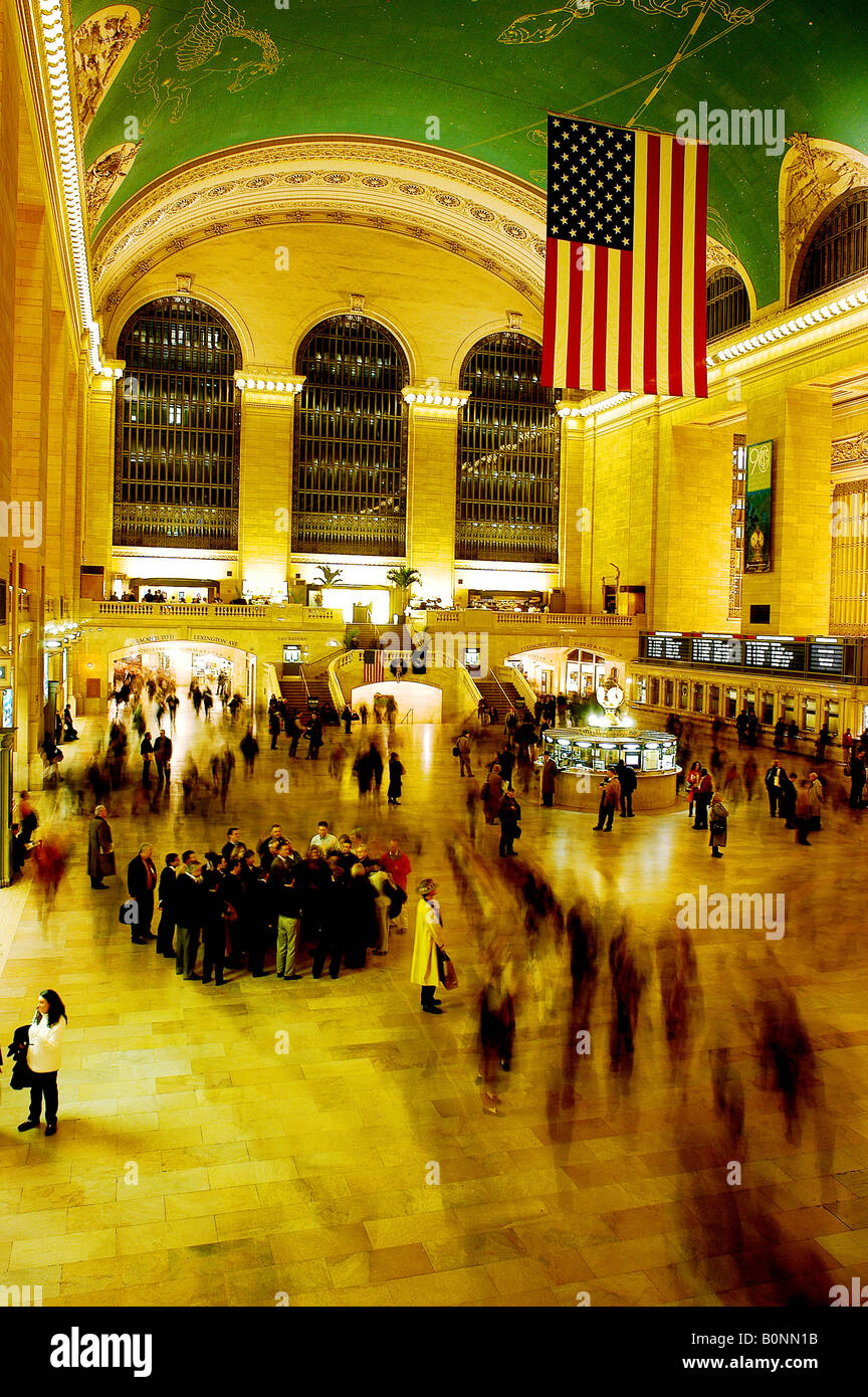 Un groupe de personnes à la gare, Grand Central Station, Manhattan, New York City, New York State, USA Banque D'Images Un groupe de personnes à la gare, Grand Central Station, Manhattan, New York City, New York State, USA Banque D'Images