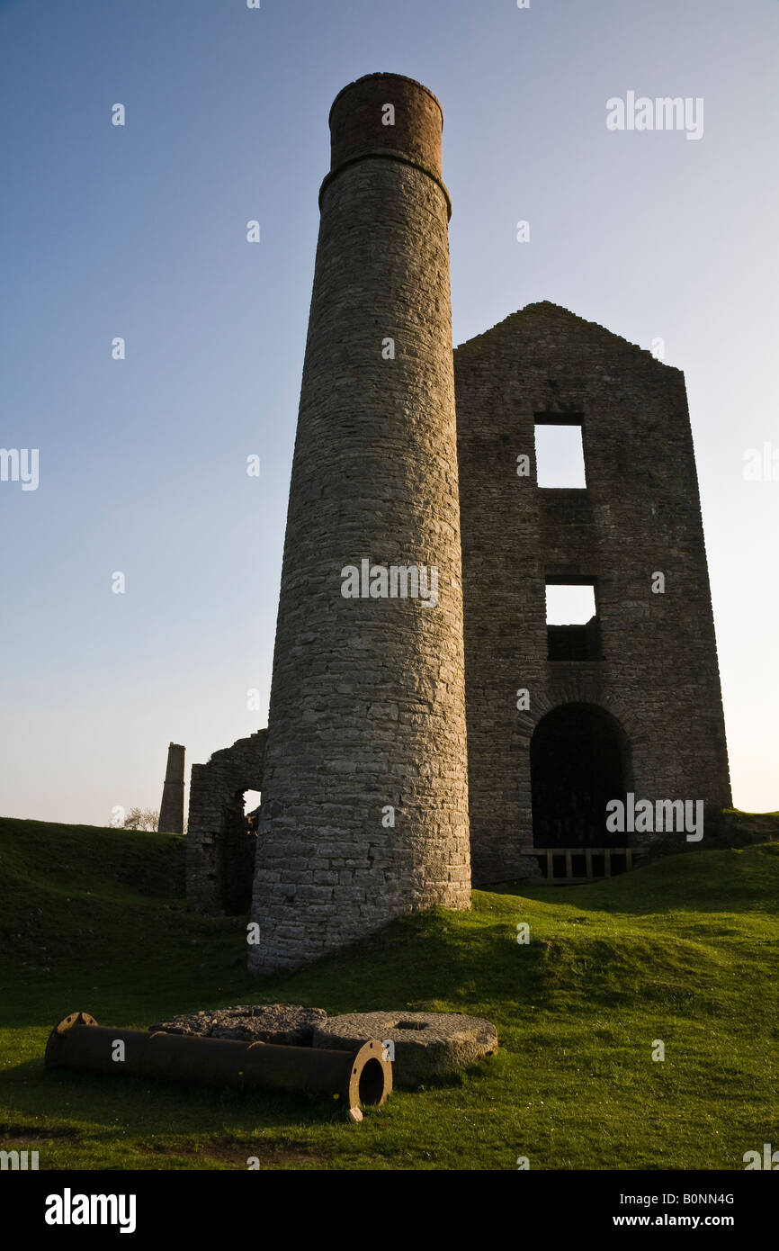 L' 'Cornish engine house, Magpie Mine, Sheldon, parc national de Peak District, Derbyshire, Angleterre Banque D'Images