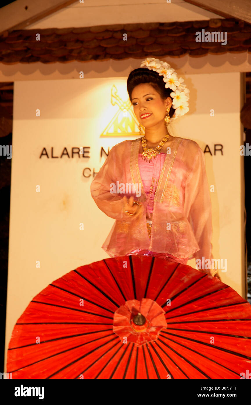 Danseuse thaï classique , Chiang Mai , Thaïlande Banque D'Images