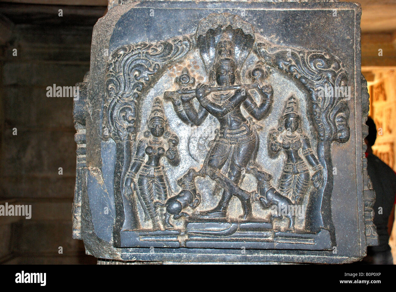 Détails de sculptures sur pierre sur des piliers à Hampi, Karnataka, Inde Banque D'Images