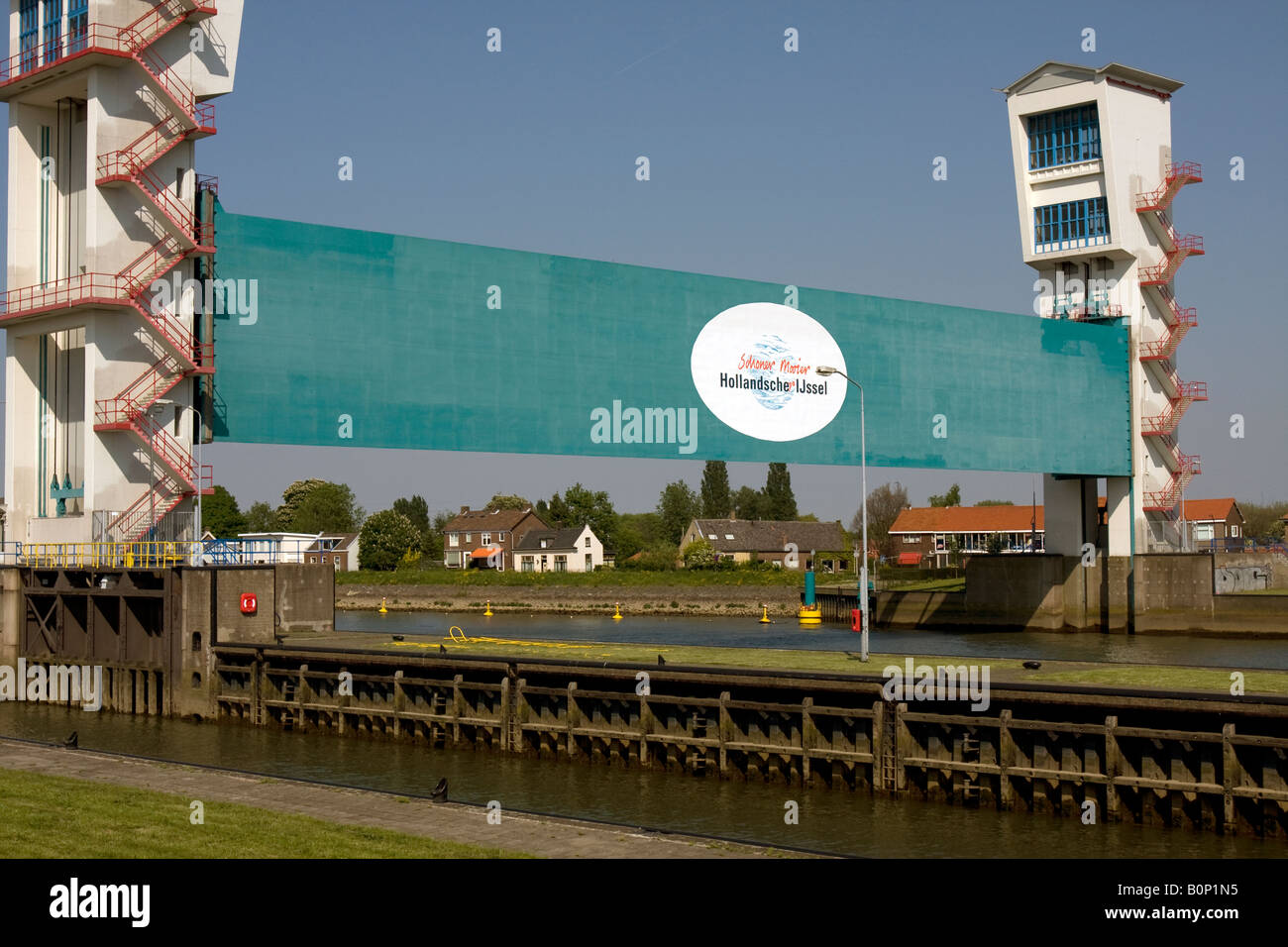 Première barrière contre les surtensions néerlandais pour protéger le pays de la mer, les surtensions, barrière Algera Krimpen aan den IJssel, Pays-Bas Banque D'Images