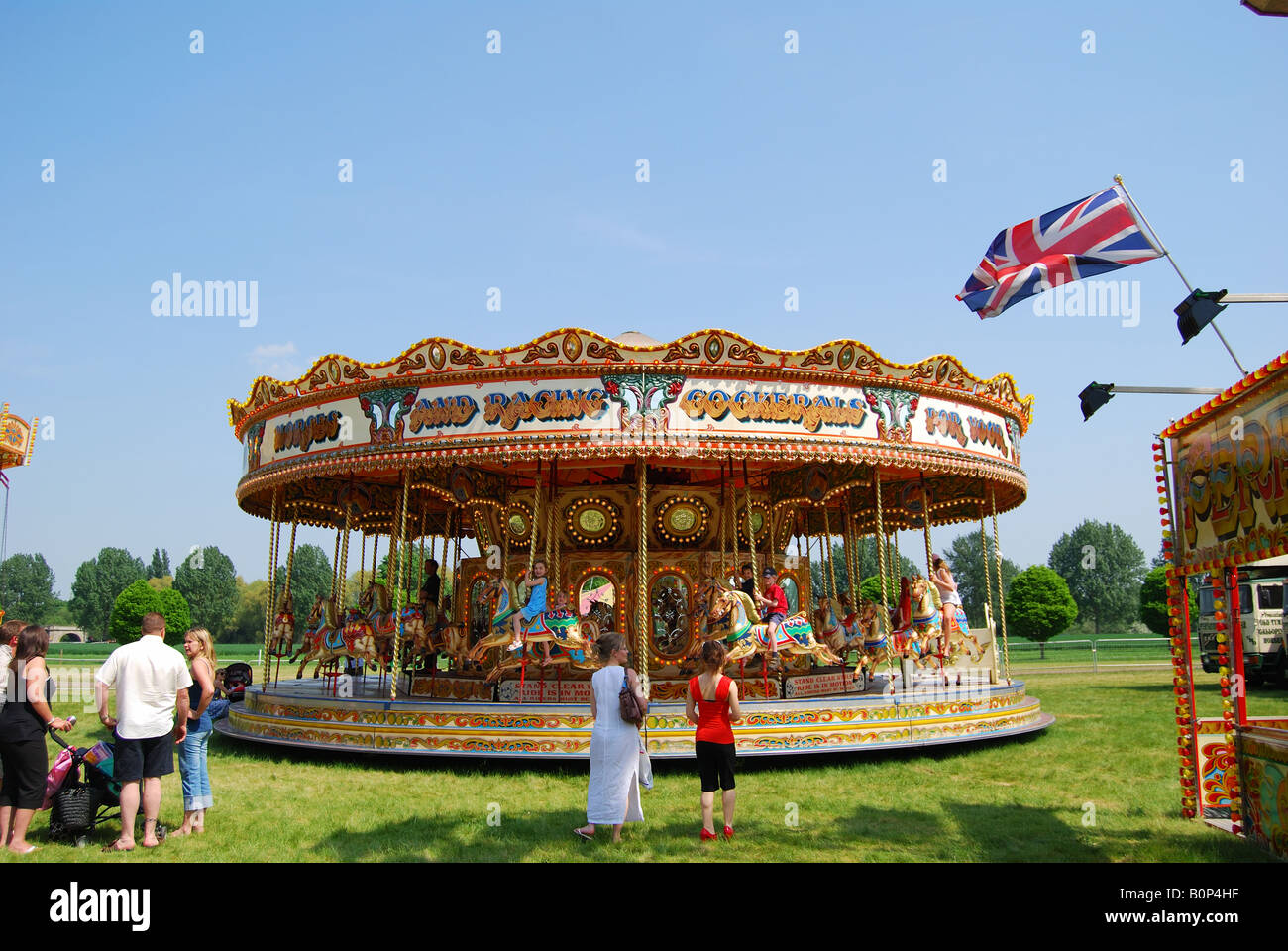 Carrousel pour enfants, Royal Windsor Horse Show, Home Park, Windsor, Berkshire, Angleterre, Royaume-Uni Banque D'Images
