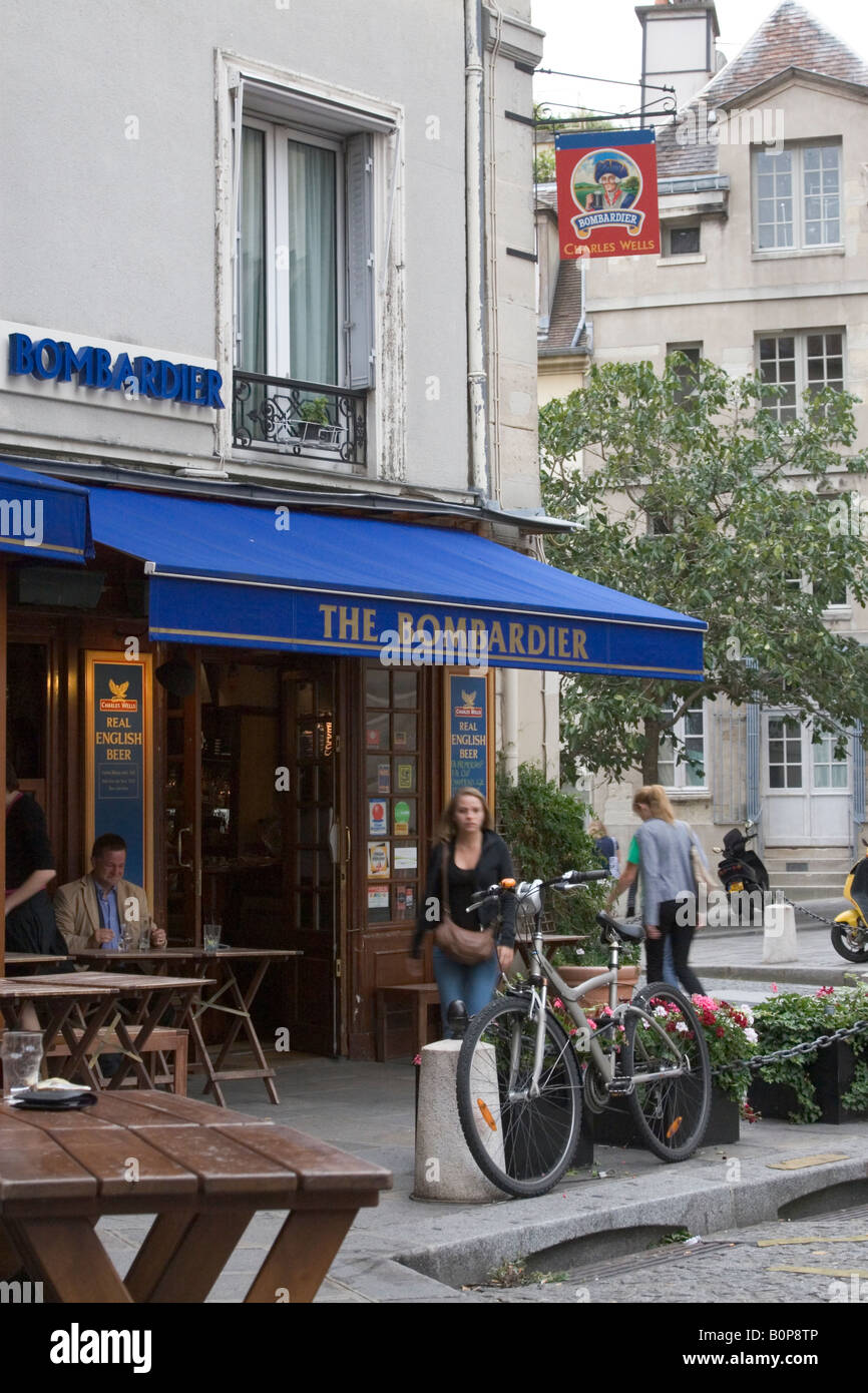 Le Bombardier pub anglais traditionnel à Paris pour la restauration français ex pat goûts, 2 place du Panthéon 75005 Paris France Banque D'Images