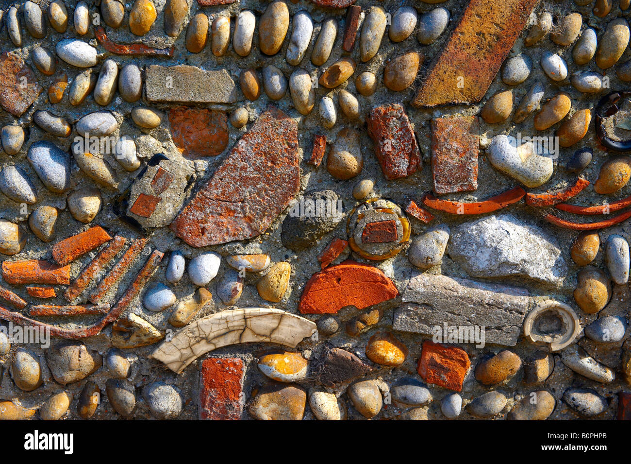 Près d'un mur de suffolk avec silex et brique textures Banque D'Images