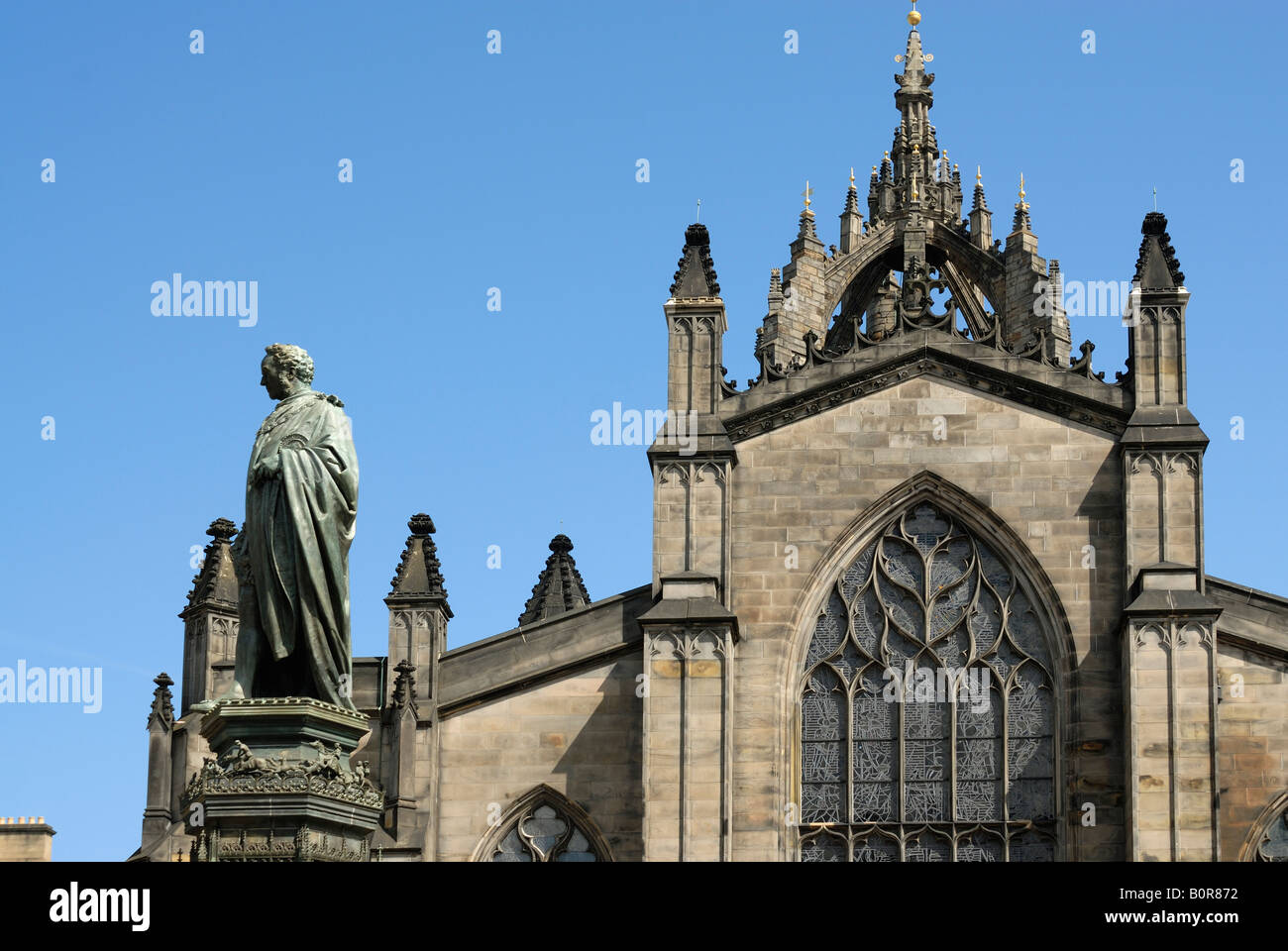 La cathédrale St Giles, Royal Mile, Édimbourg, Vieille Ville avec Duc de Buccleuch statue Banque D'Images