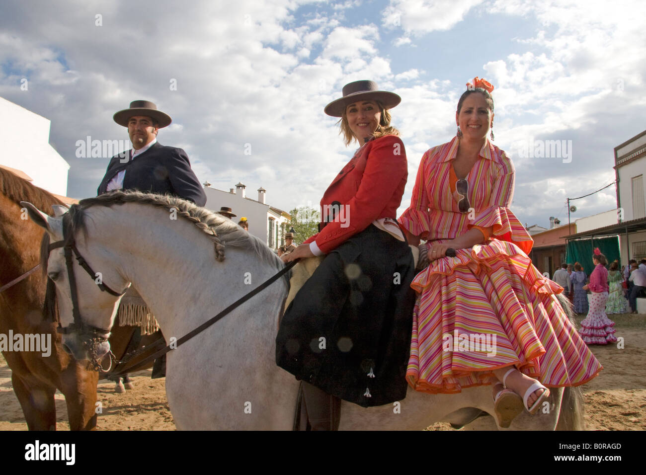 Les gens à cheval dans la région de El Rocío, au cours de la romeria Banque D'Images