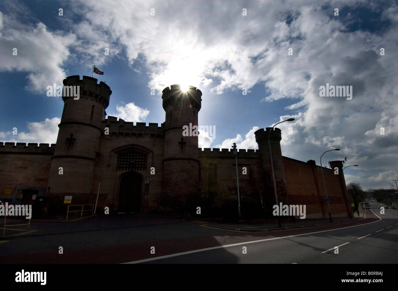 Les sombres contours du château-comme prison victorien classé Grade II dans la prison HMP Leicester Leicester Welford Road. Banque D'Images
