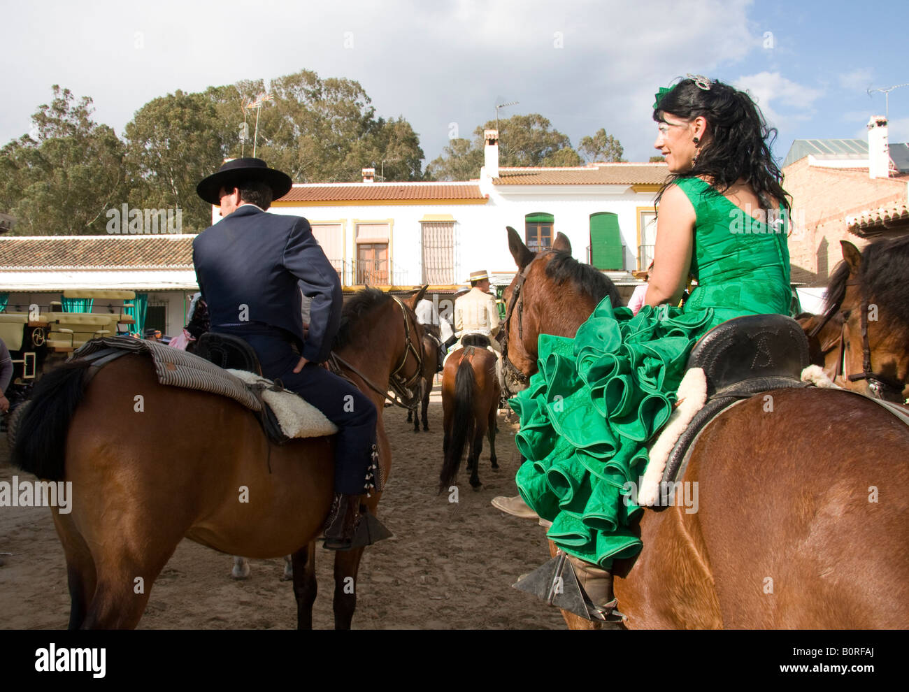 Les gens à cheval dans la région de El Rocío durant la romeria Banque D'Images