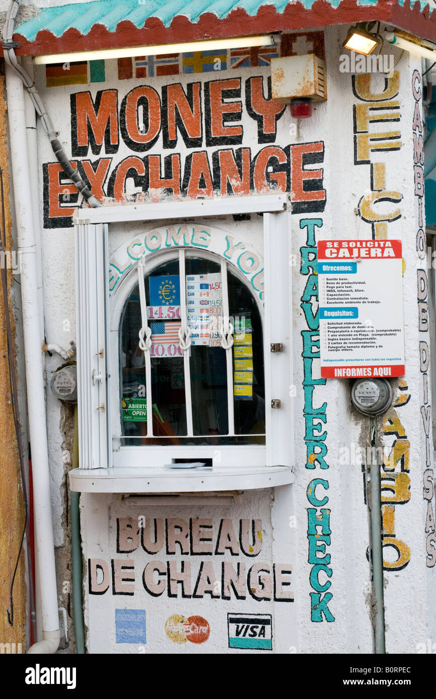 Petit bureau de change à Playa del Carmen Mexique Banque D'Images