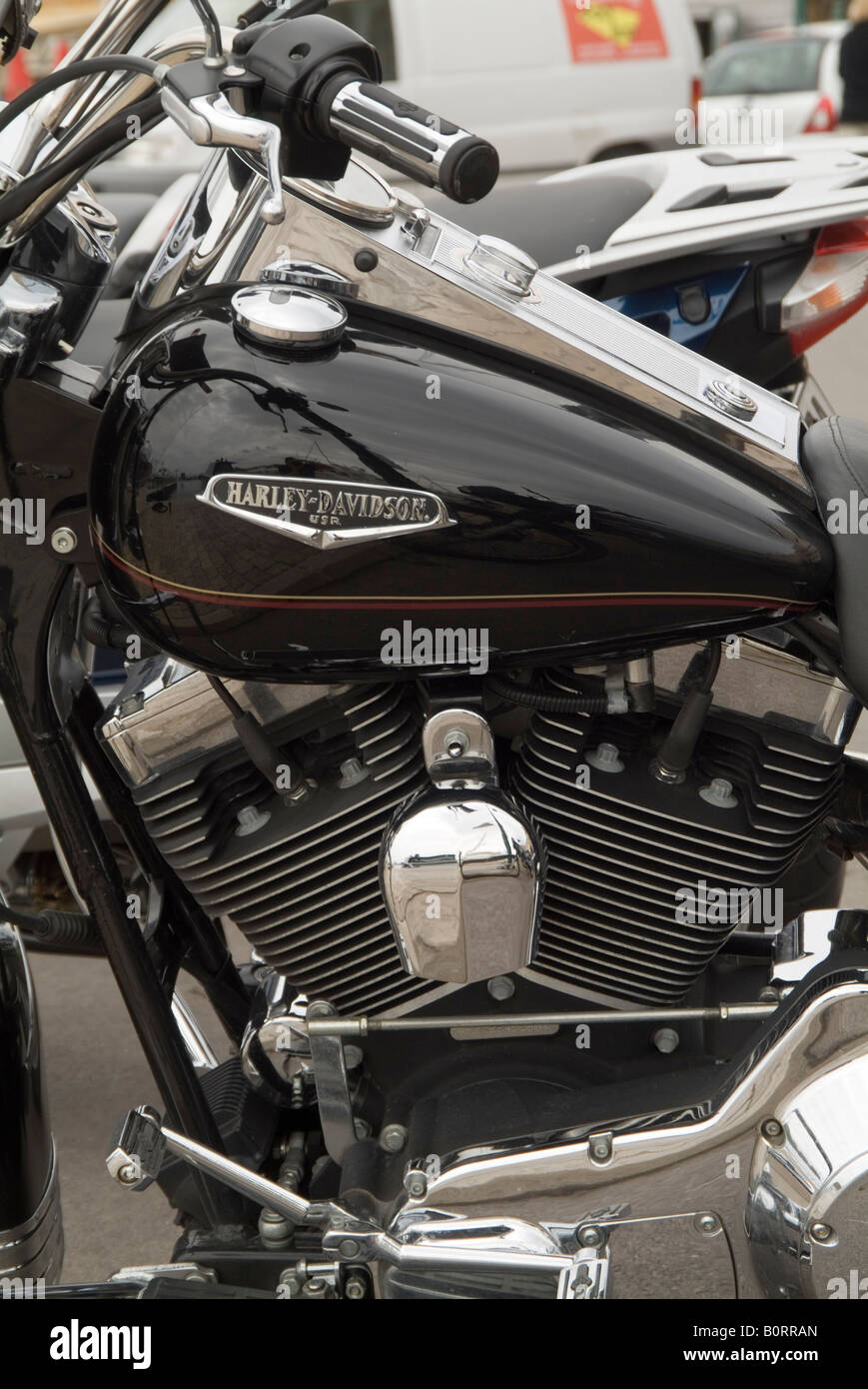 Moto moto Harley Davidson mi crise de la vie v twin custom marque  emblématique icône américaine america us usa réservoir essence Photo Stock  - Alamy