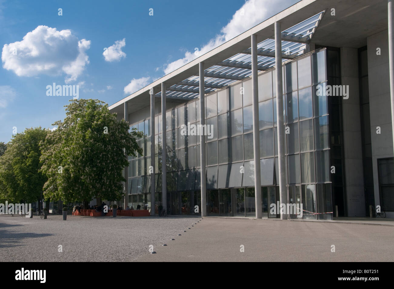 Extérieur de la Pinakothek der Moderne musée d'art moderne de la ville de Munich, capitale de la Bavière en Allemagne Banque D'Images