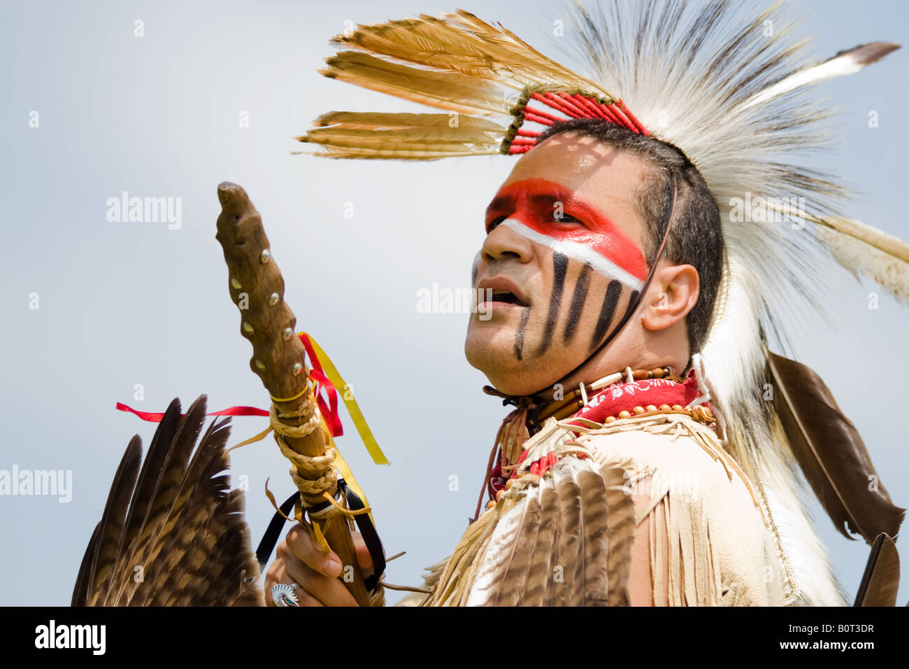 American Indian danseur à la 8e Escadre Rouge Native American pow-wow à Virginia Beach, Virginie Banque D'Images