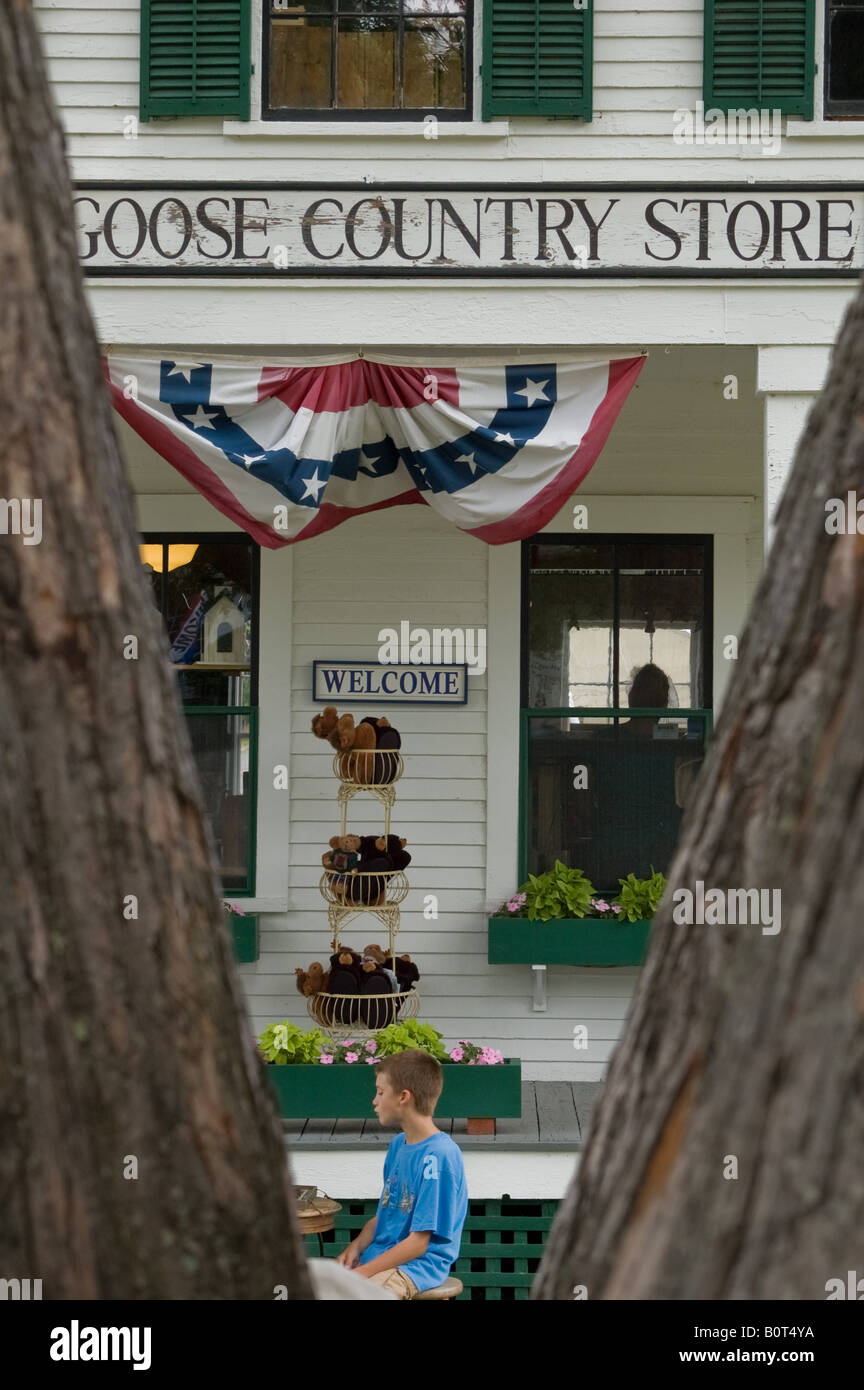 Style ancien en bois et des tabourets table damier country store définition Lake sunapee NH Banque D'Images