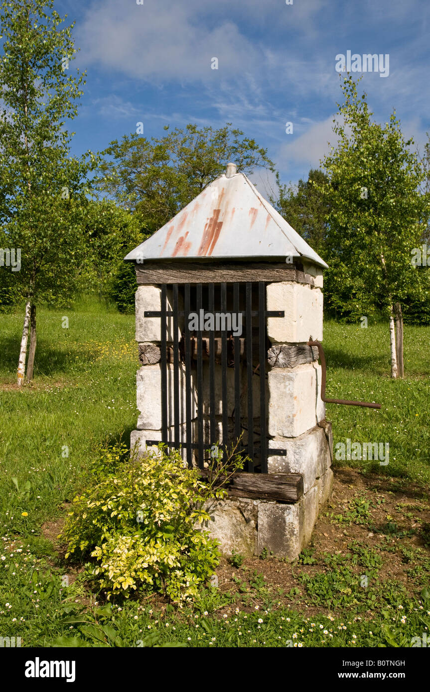 Ainsi l'eau du village, Boussay, Indre-et-Loire, France. Banque D'Images