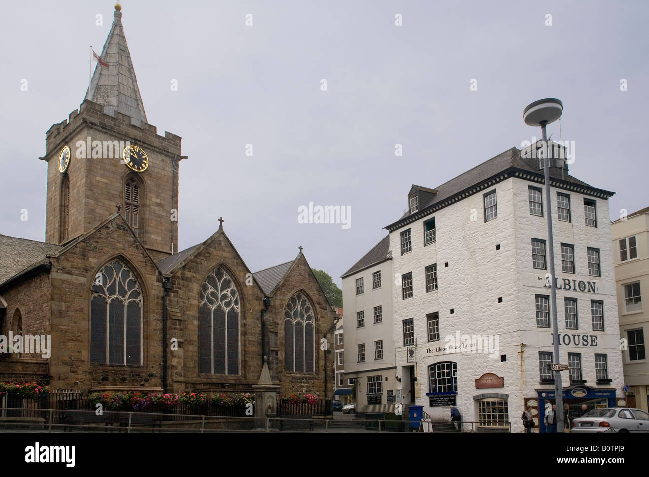 Guernsey Channel Islands église St Peter-Port & pub Banque D'Images