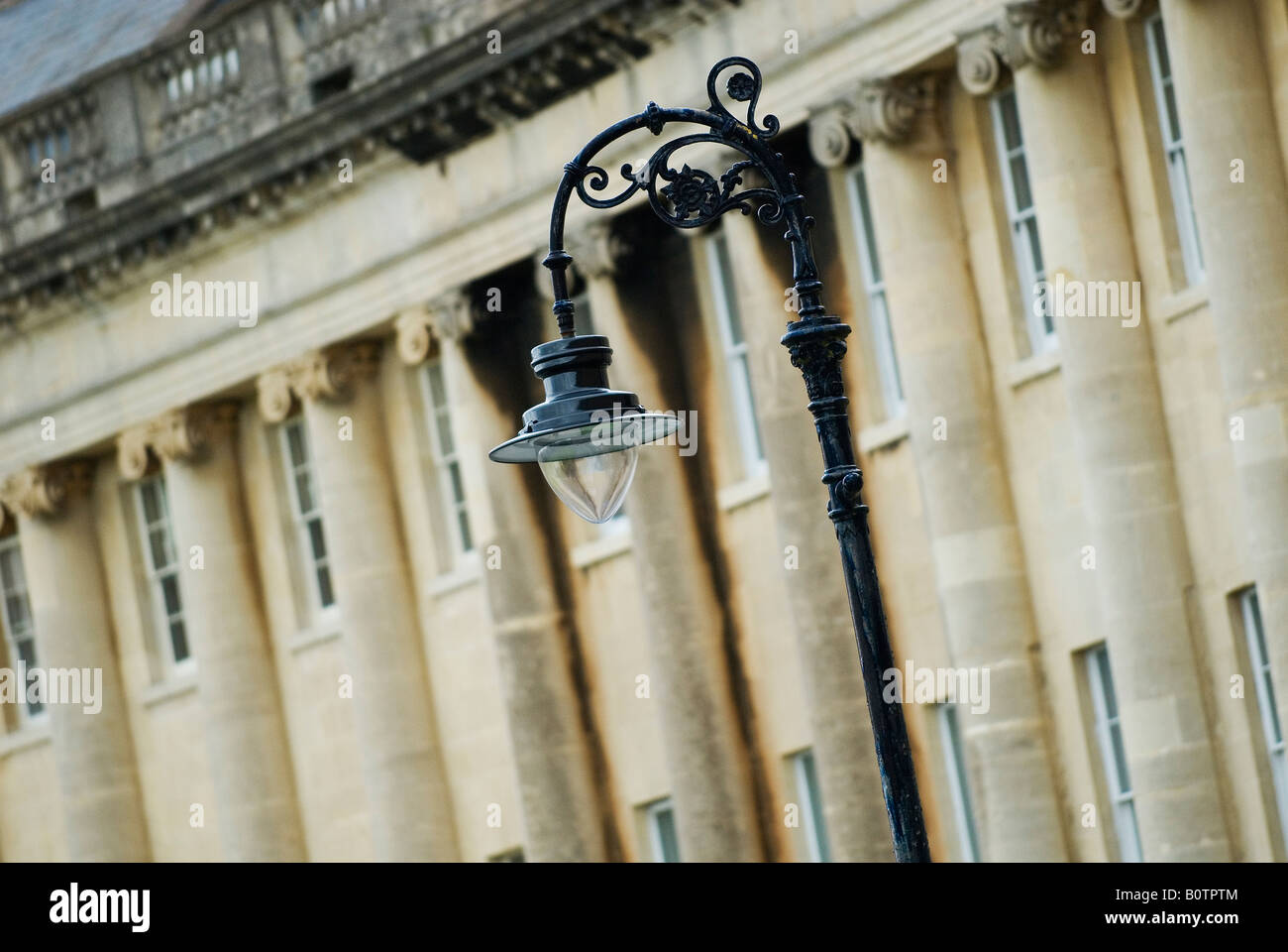 Lampe de rue dans la région de Royal Crescent, Bath, Royaume-Uni Banque D'Images