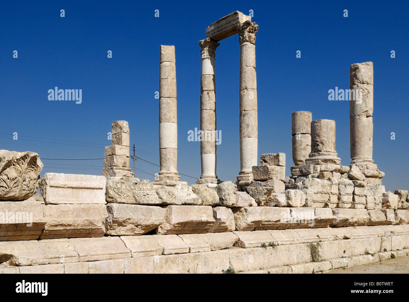 Les colonnes d'un temple romain probablement d'Hercule citadelle Jebel lal Qalaa Amman Jordanie Saoudite Banque D'Images