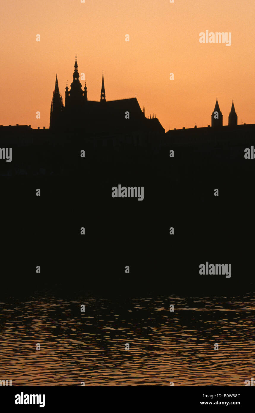 Sunset Silhouette de Habour Hradschin à Prague République Tchèque Banque D'Images