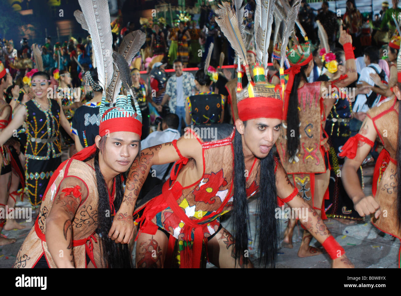 Au cours de danse autochtones Bajau Couleurs de Malaisie célébration Banque D'Images