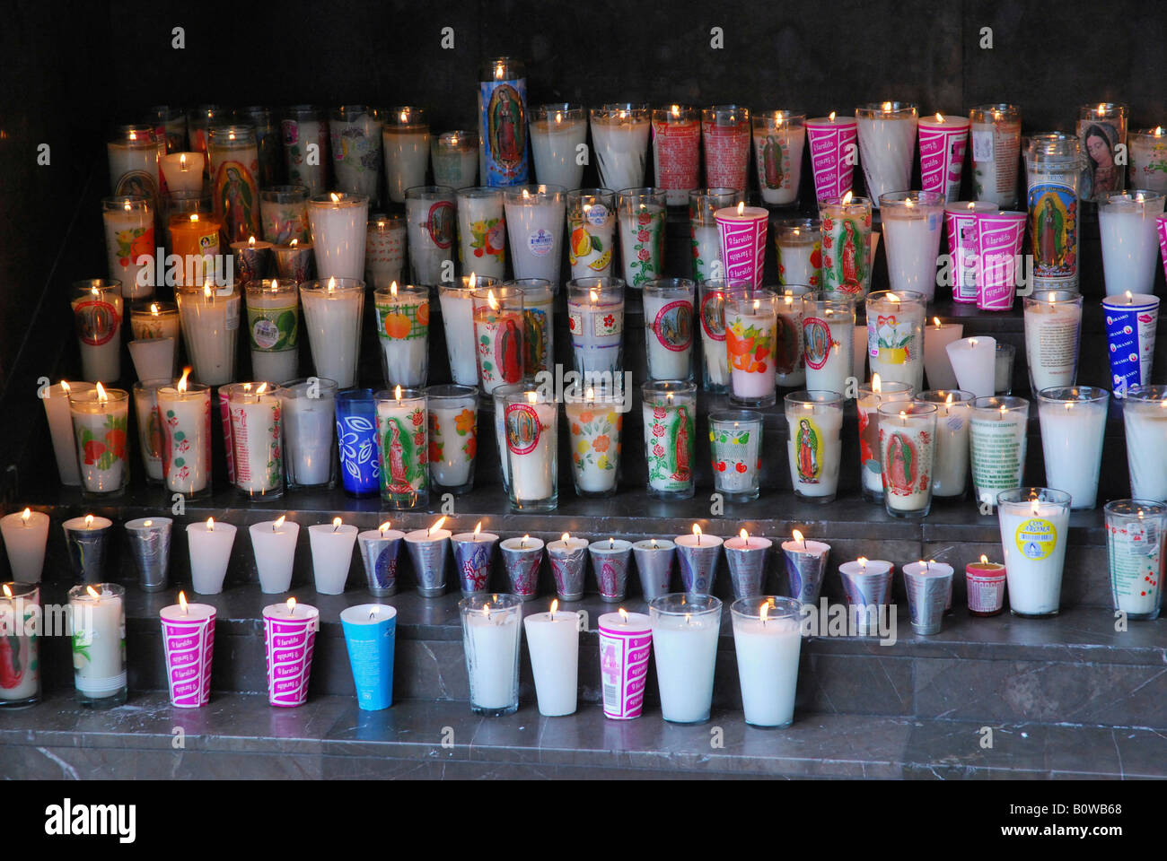 Bougies votives, votives, Basilique Guadalupe, Mexico, Mexique, Amérique du Nord Banque D'Images