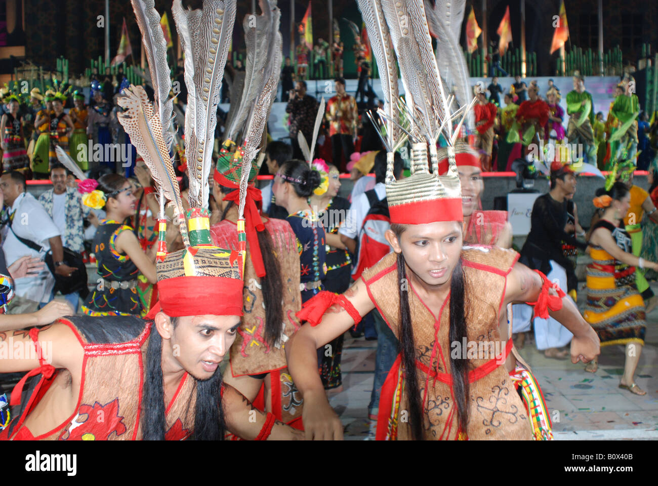 Au cours de danse autochtones Bajau Couleurs de Malaisie célébration Banque D'Images