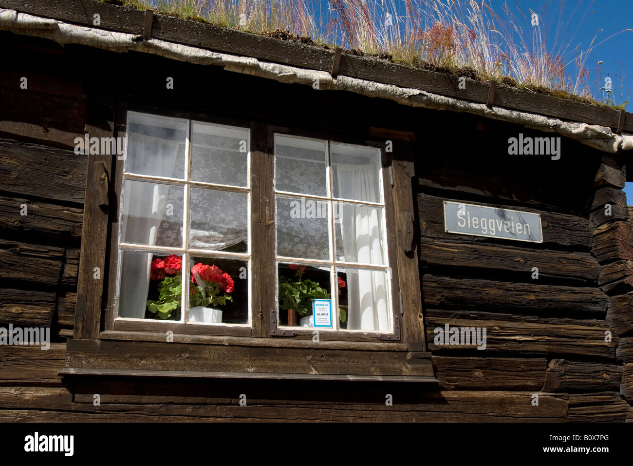 Vieille Fenêtre dans la ville de Røros, une ancienne ville minière (cuivre), classé Patrimoine Mondial par l'UNESCO Banque D'Images
