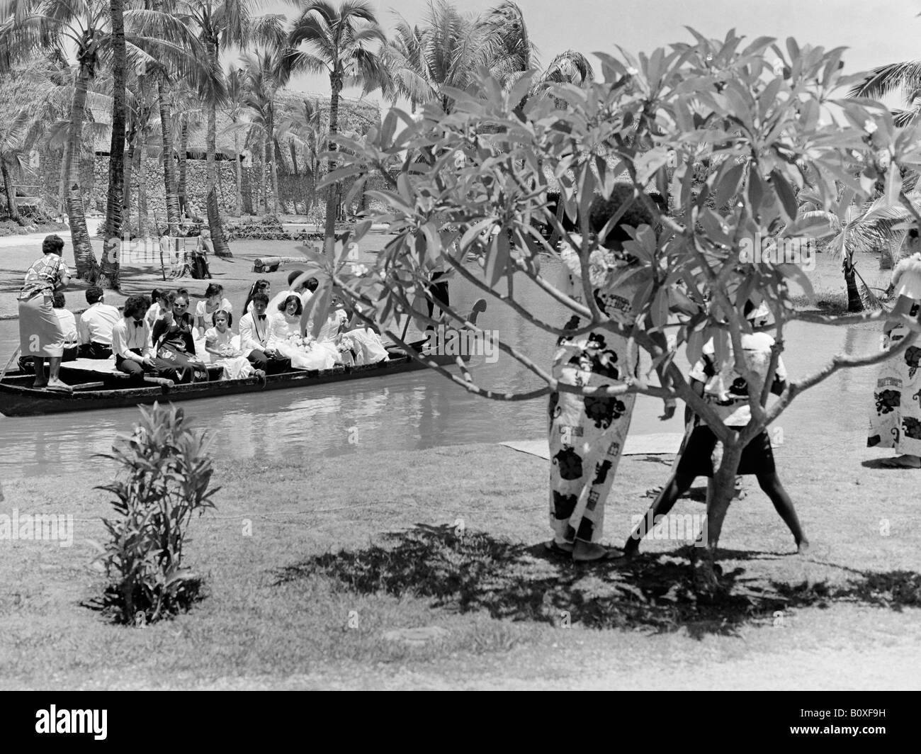 Mariage en pirogue à double coque village Fidjien Centre Culturel Polynésien, 1976 Banque D'Images