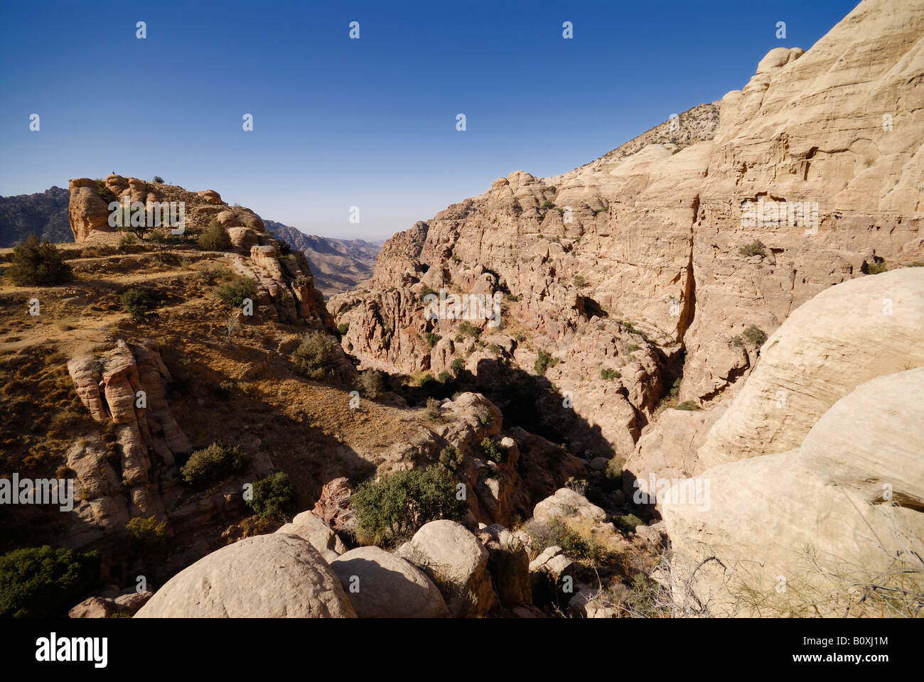 Paysage rocheux dans le Parc National de la Jordanie Dana Saoudite Banque D'Images