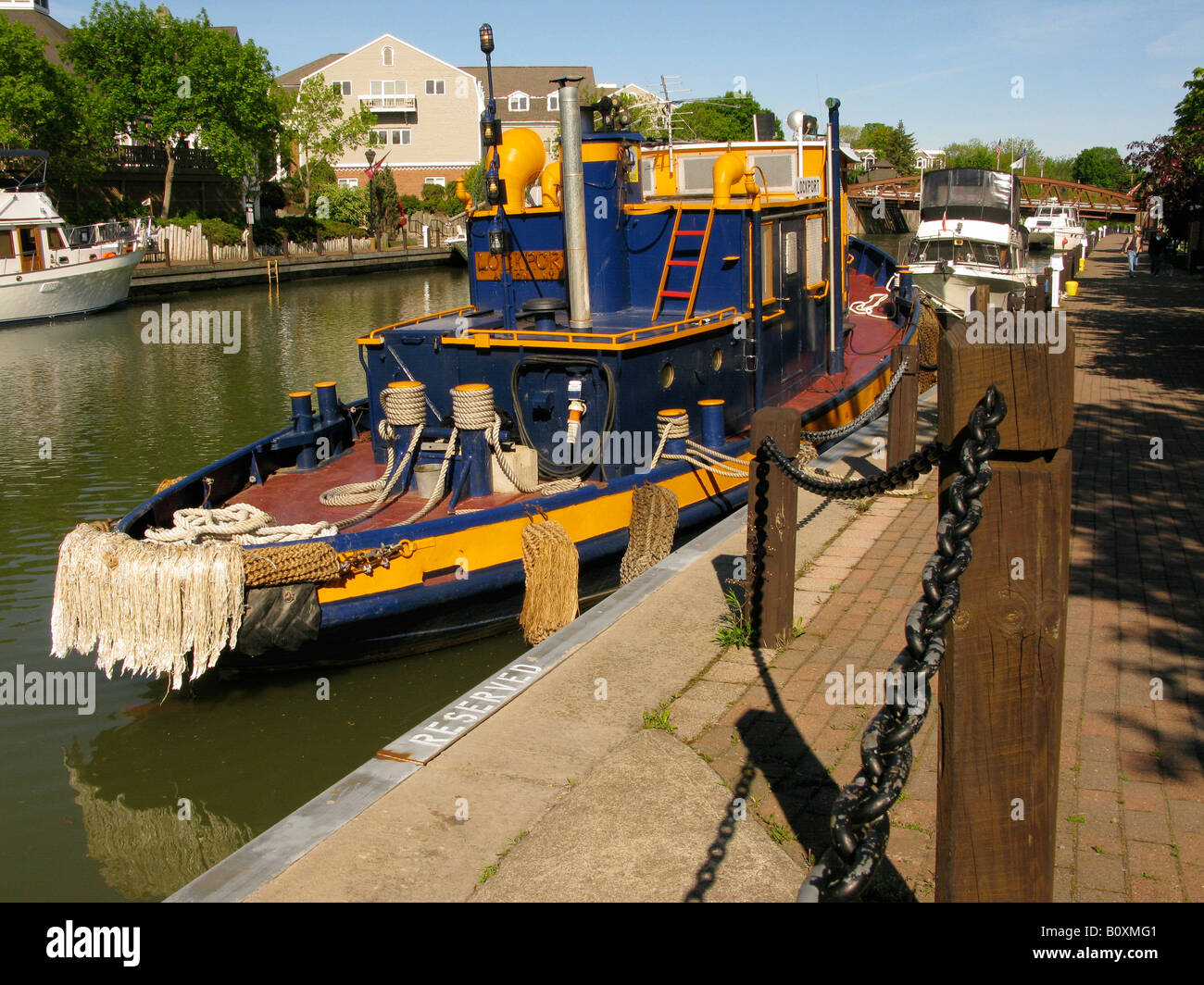 Remorqueur amarré au canal Érié historique à Fairport, NY USA. Banque D'Images