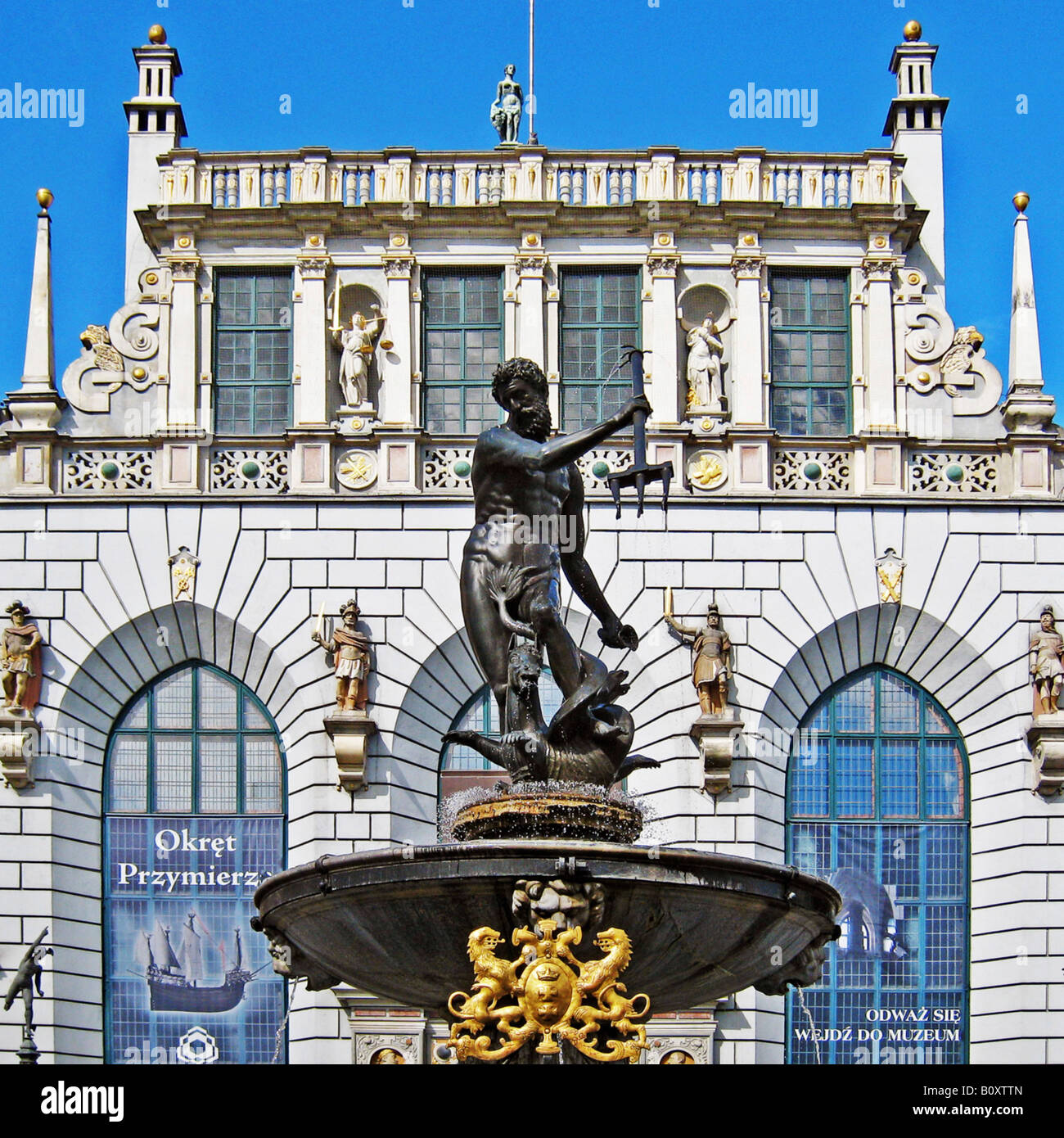 Artusa Artus, bâtiment de la fontaine avant avec Neptune statue en Rechtstadt Gedansk, Gdansk, Pologne Banque D'Images