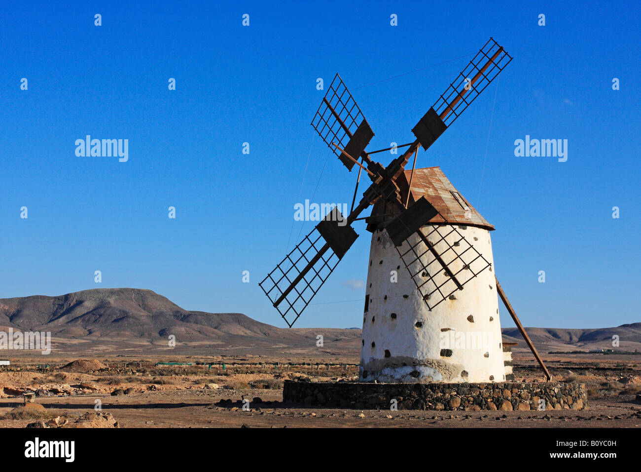 Moulin sur Fuerteventura sud d'El Cotillo, Fuerteventura, Espagne Banque D'Images